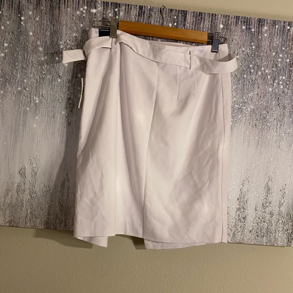 Amanda & Chelsea skirt white skirt size 4 NWT